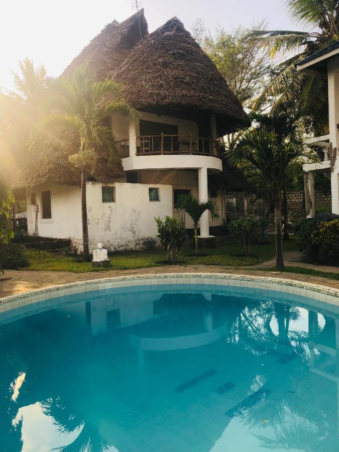 Miwa Holiday Resort Diani Beach Exterior foto