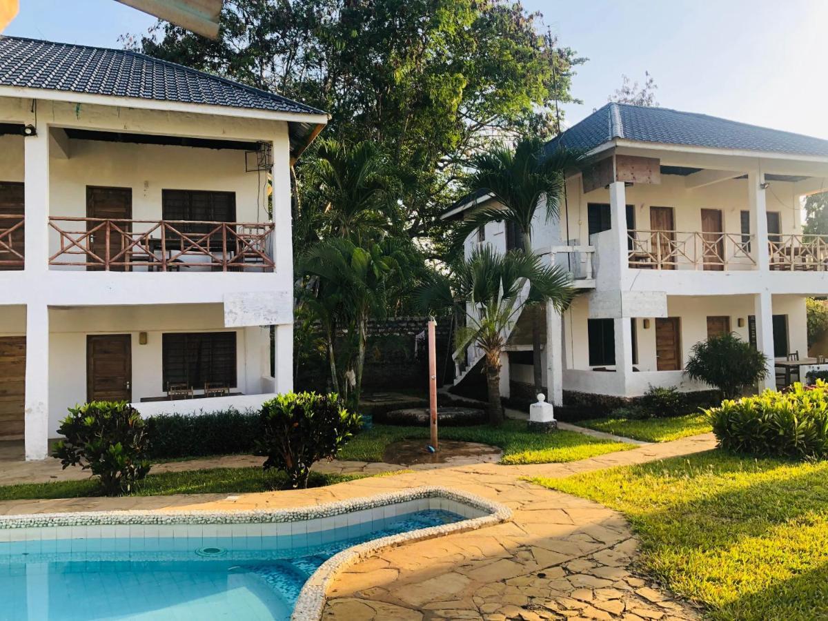 Miwa Holiday Resort Diani Beach Exterior foto